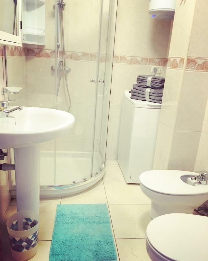 Apartamento En Playa Las Vistas - Torres Del Sol Arona  Eksteriør billede