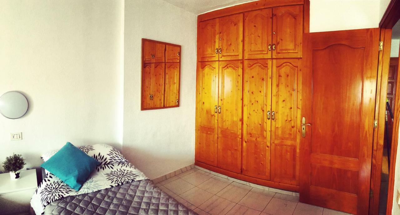 Apartamento En Playa Las Vistas - Torres Del Sol Arona  Eksteriør billede