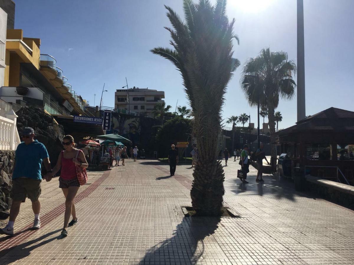 Apartamento En Playa Las Vistas - Torres Del Sol Arona  Eksteriør billede
