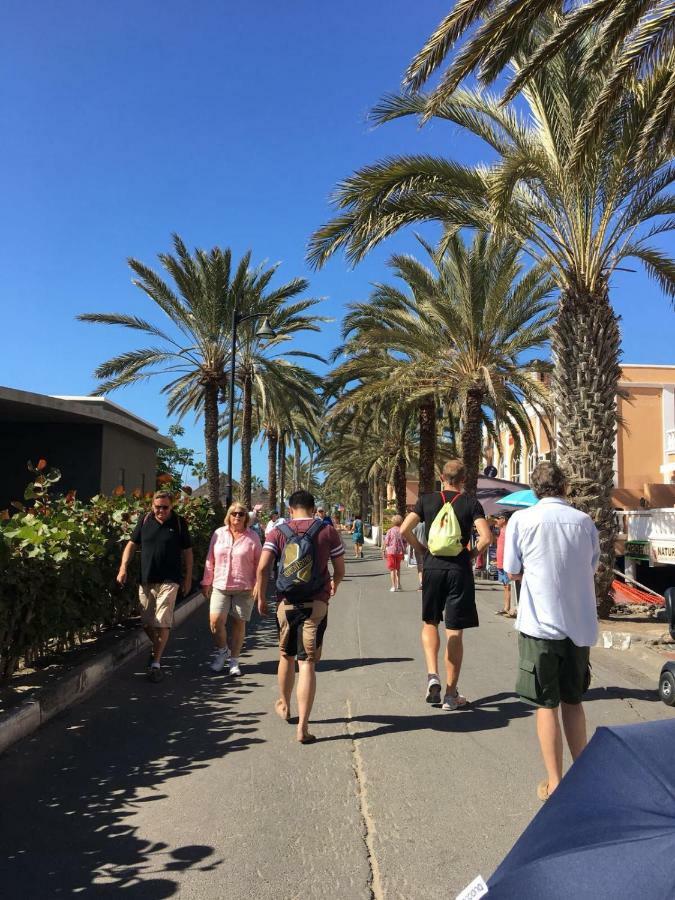Apartamento En Playa Las Vistas - Torres Del Sol Arona  Eksteriør billede